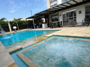 Casa con piscina privada y jacuzzi